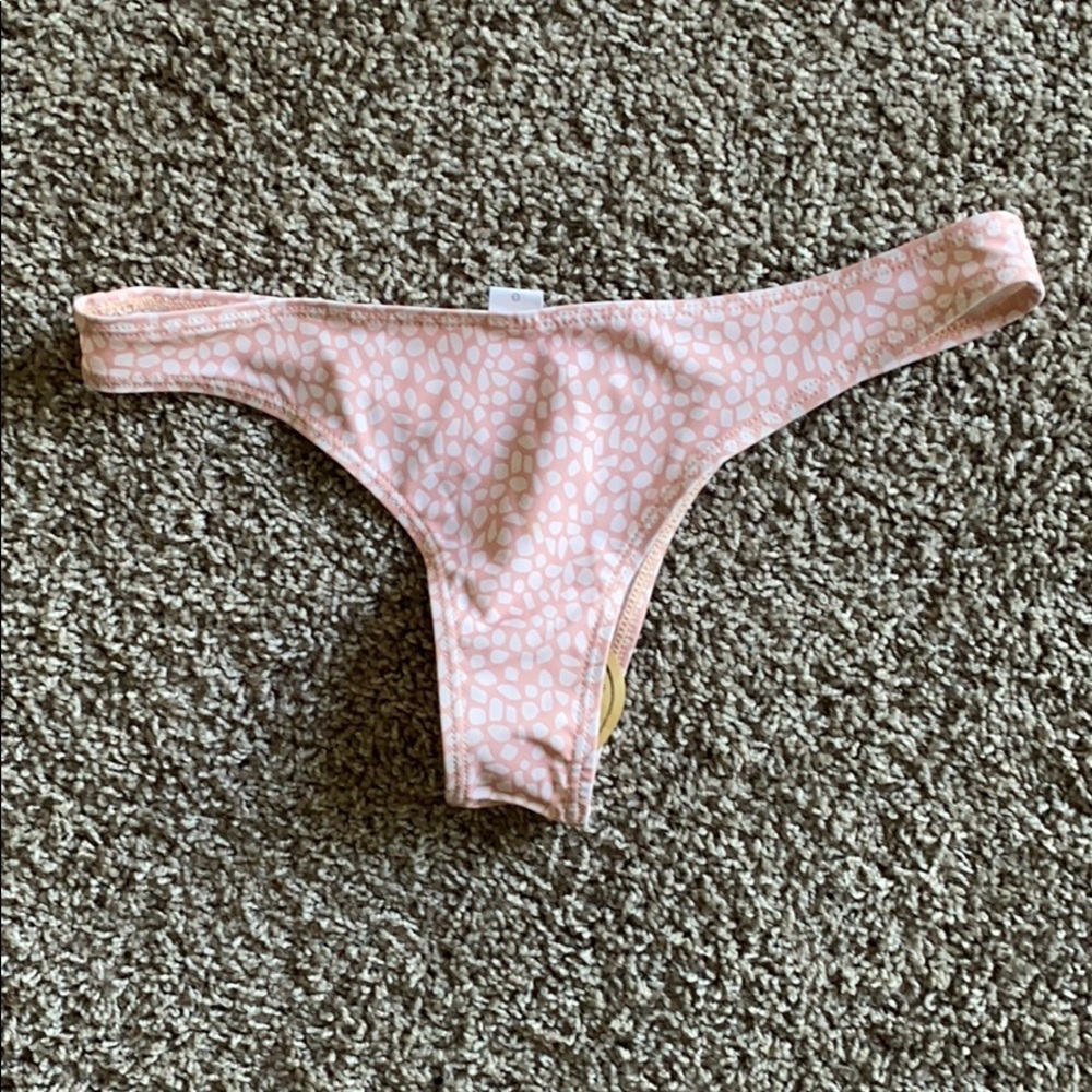 Bathing Suit 👙 - Picture 2 of 3
